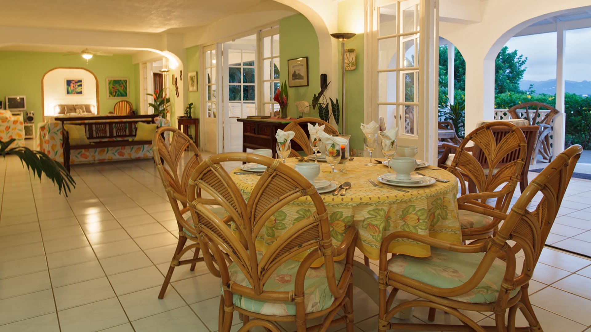 St. Lucia Real Estate 16 Seddleback Villa dining room